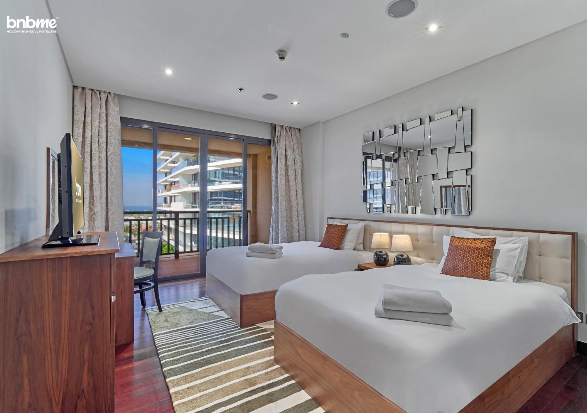 Bnbmehomes Style Living With Access * Dubai